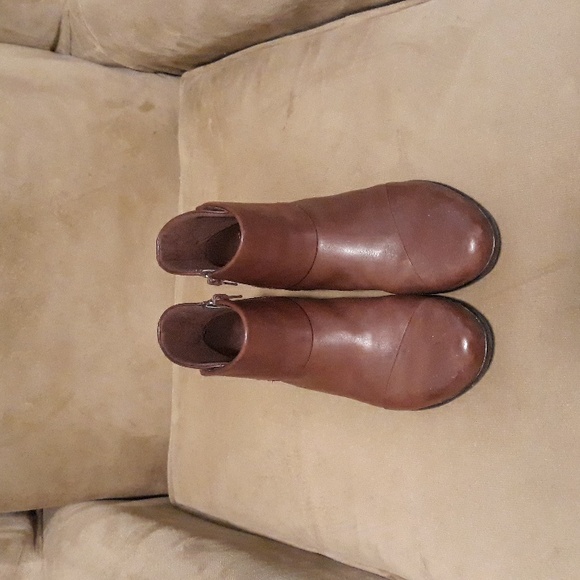 Clark's Leather Side Zip Comfy Ankle Cushioned Boots Womens 7.5 Medium Width - Picture 3 of 6